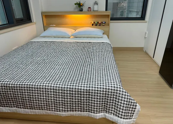 Dongdaemun Myeongdong Ddp New Loft Double Bed 5mins To Subway Station アパート ソウル特別市